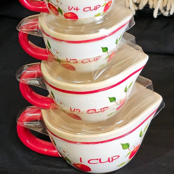 New Cracker Barrel Ceramic “Sweet As Pie” Measuring Cups, By Susan Winget - Picture 2 of 4